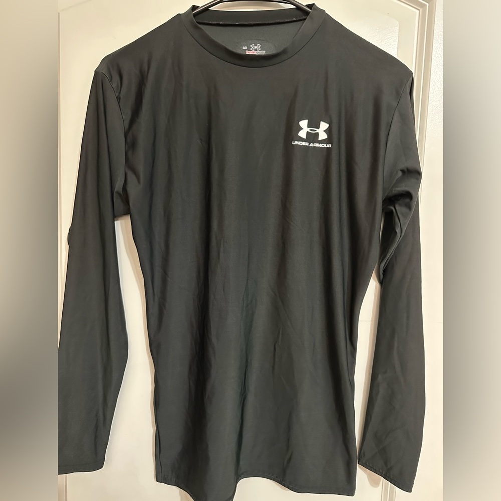 Under Armor Longsleeve Workout or Base Layer Tee, Youth Large, Black (HeatGear)